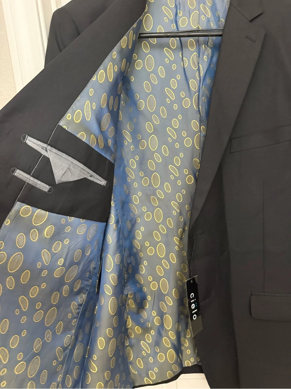 Cielo Black Men's Single-Breasted Suit Jacket